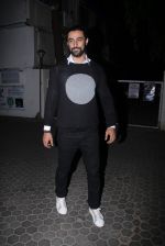 Kunal Kapoor snapped at Prithvi on 5th Nov 2015